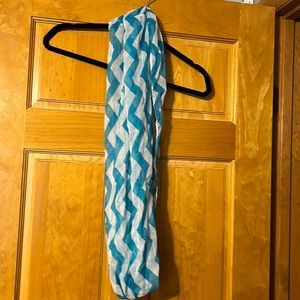 Turquoise and White ZigZag Print Affinity Scarf.